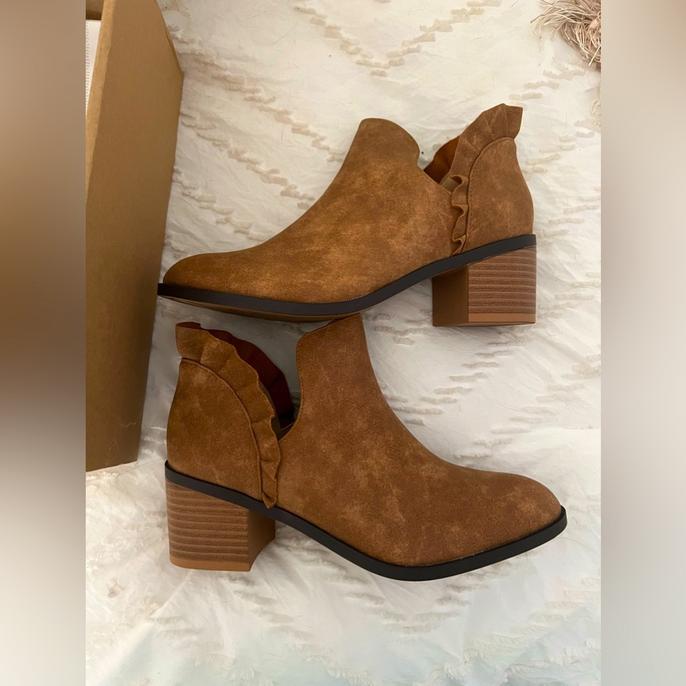 NEW Brinley Co. Booties, Size 6.5